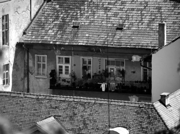 Šiesty diár Bratislavy fotogenickej s podtitulom Bratislava prešpurácka pripomenie jazyk starého Prešporka